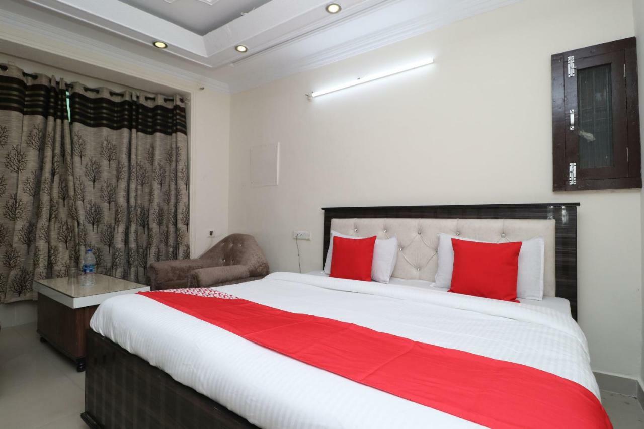 Oyo 37721 Hotel Kings Pathankot Luaran gambar